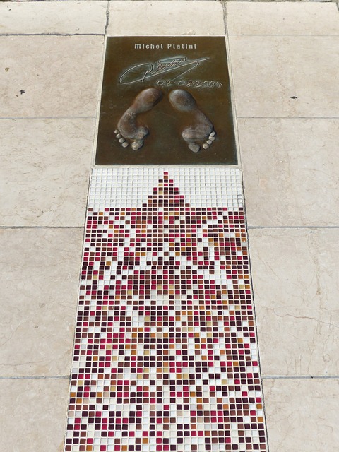 引发讨论时 引发讨论时